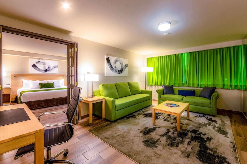 La Joya Pachuca Hotel Bagian luar foto Suite at the hotel